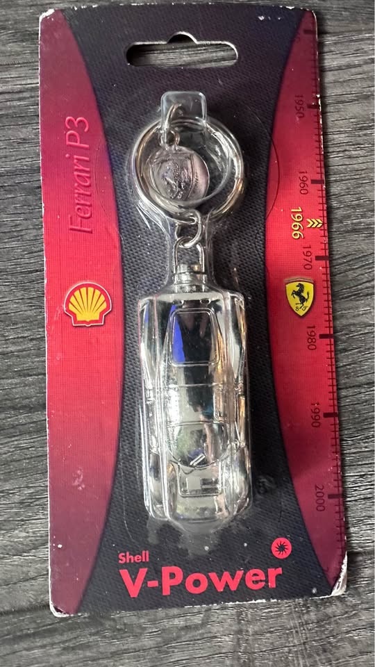 Shell V-Power Ferrari Metal Collectible Keychains - Set of 6 - photo 5