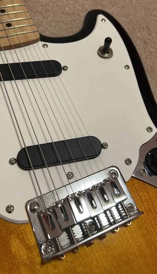 Fender Electric Guitar - photo 3