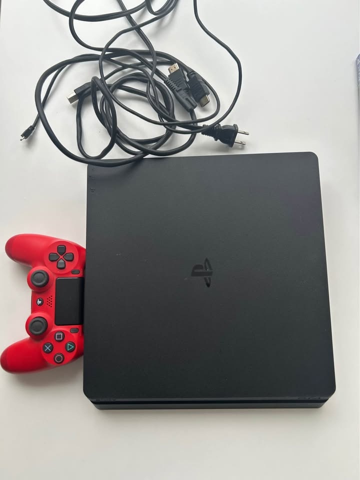 PS4 Slim 1TB - Great condition - 4 games included - photo 4
