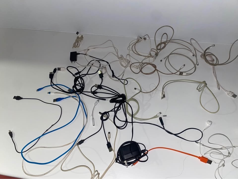ALL TYPE CUBES AND CHARGERS - photo 3