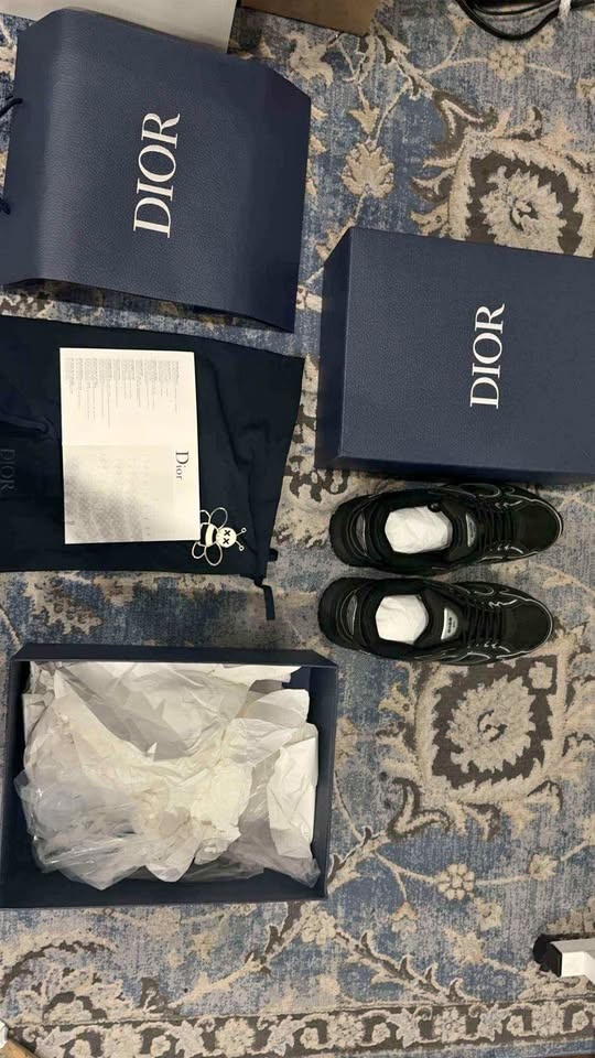Dior b30 size 43 or 9.5/10