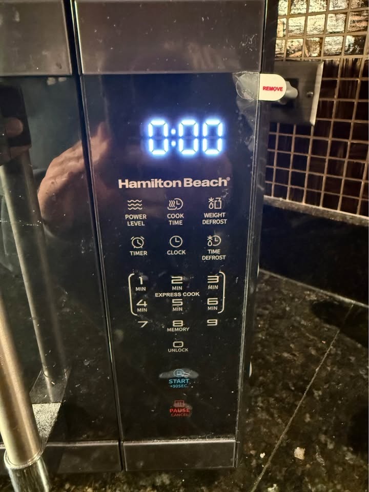 Hamilton Beach Microwave - photo 3