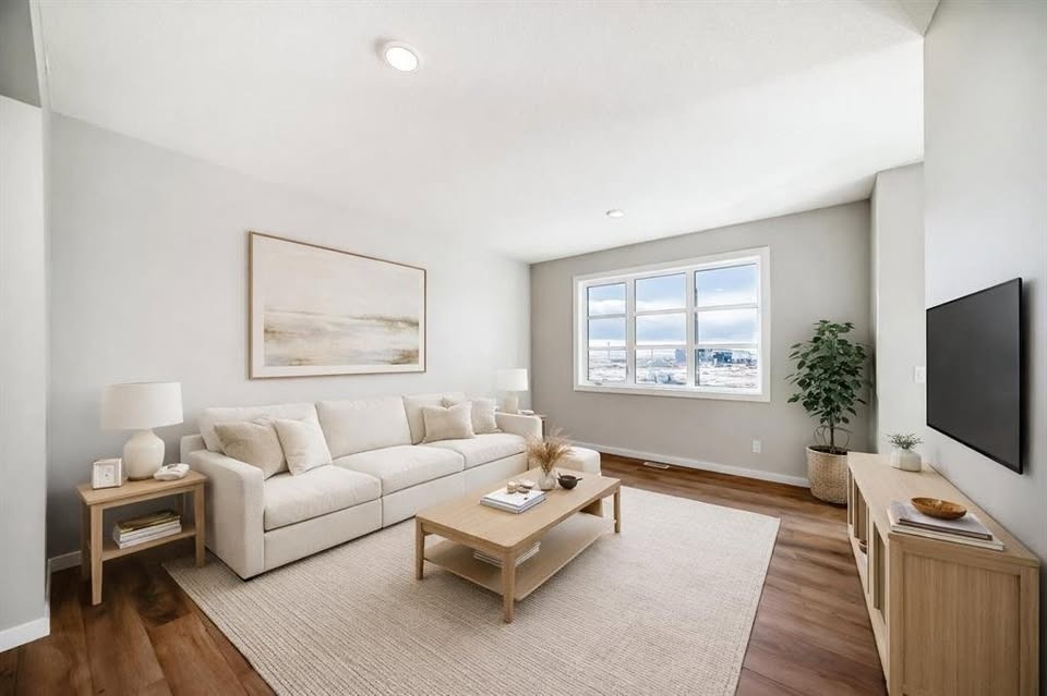 3 beds 2.5 baths House - photo 2
