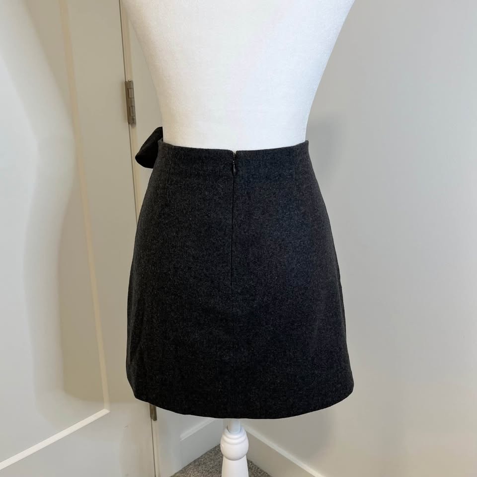 Wilfred Aritzia Grey Wrap Skirt with Bow - Size 4 - photo 5