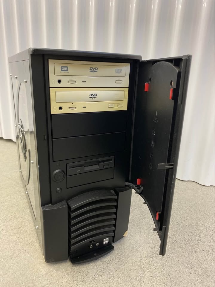 Vintage Gaming Computer for Parts - photo 2