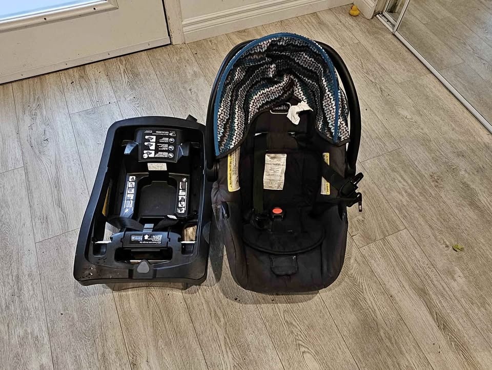 Evenflo Infant Car Seat with Base