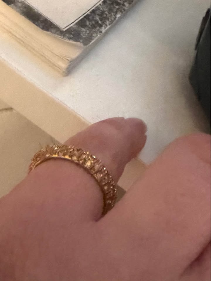 Gold tone sparkly ring - photo 2