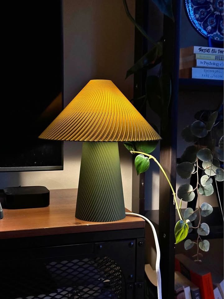 Ribbed Mushroom Lamp