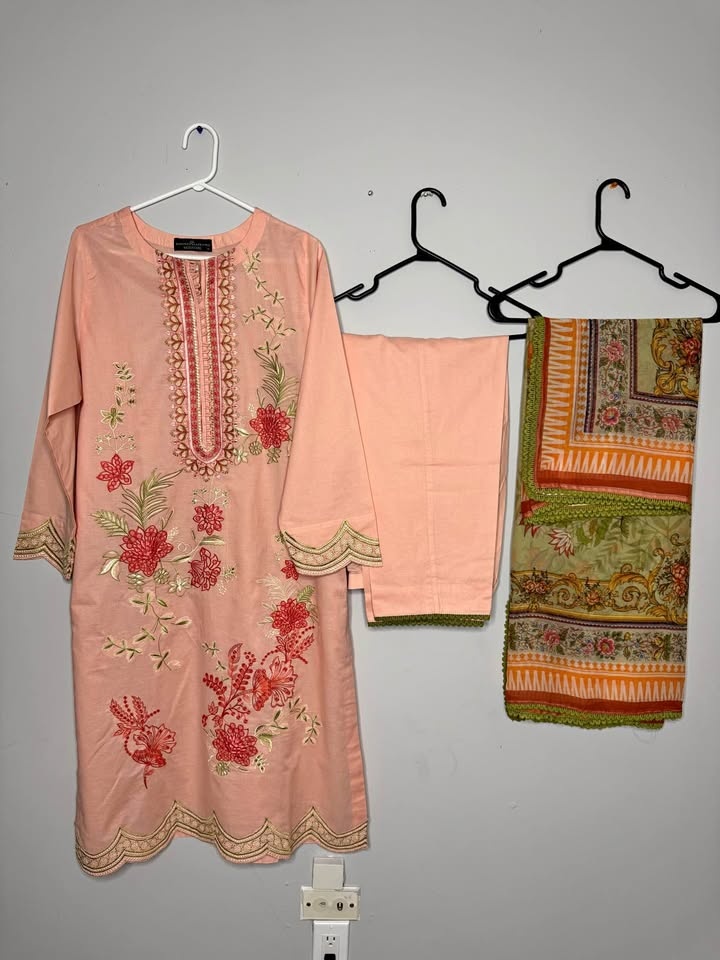 Embroidered Cotton Lawn Pakistani Dress - photo 2