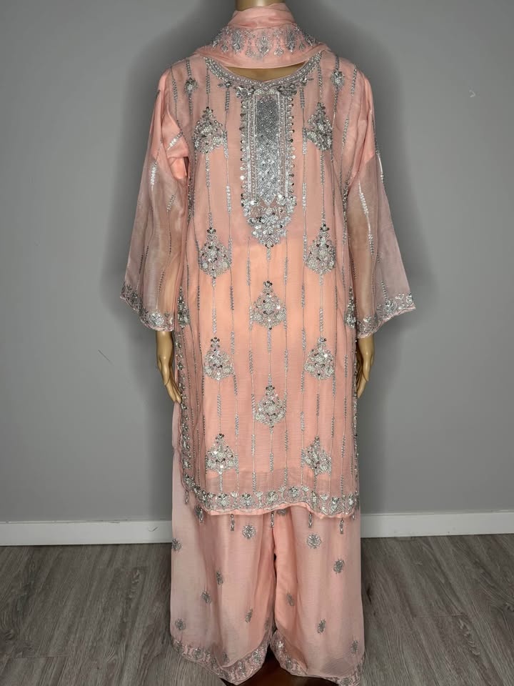 Luxurious Chiffon Fabric Pakistani Dress - photo 2