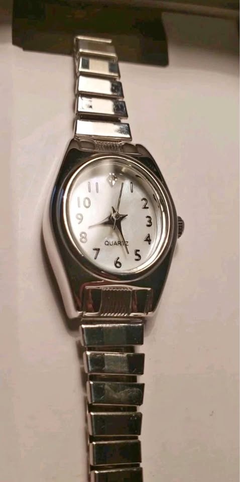 Women's Silver Tone Quartz Watch