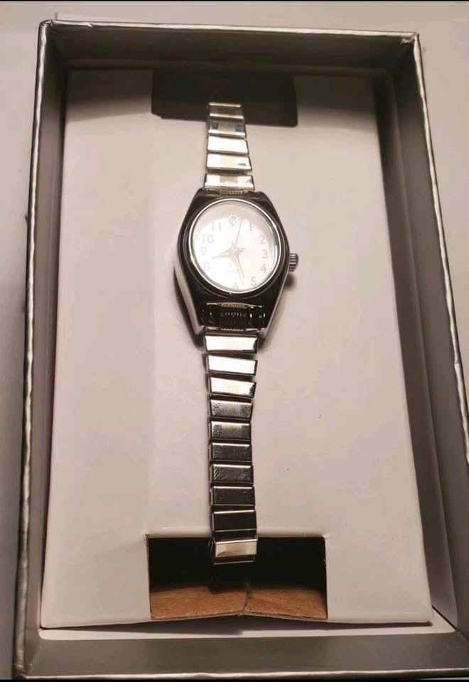 Women's Silver Tone Quartz Watch - photo 2