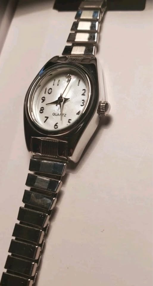 Women's Silver Tone Quartz Watch - photo 3