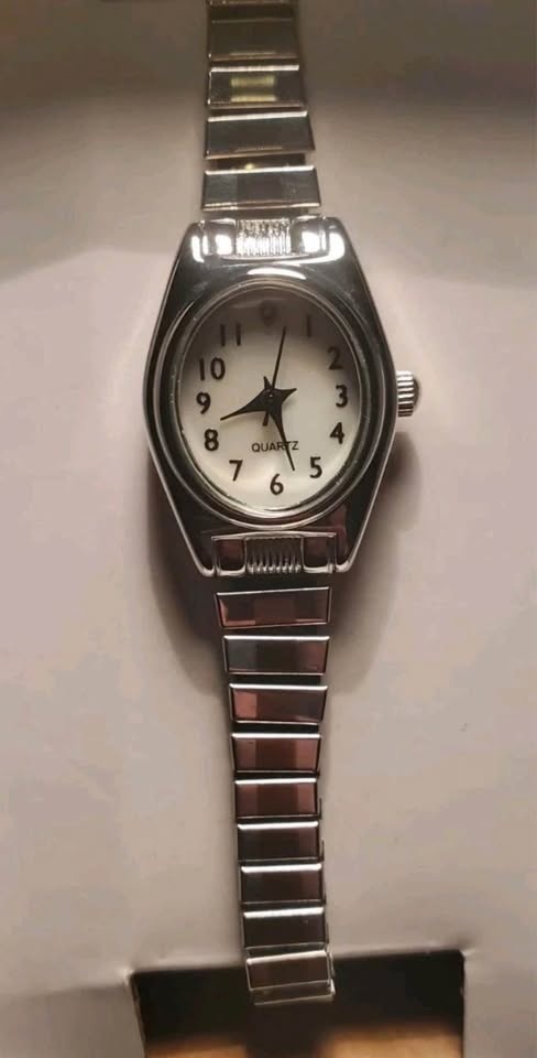 Women's Silver Tone Quartz Watch - photo 5