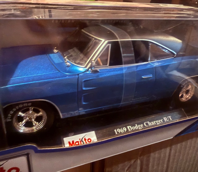 1:18 Scale 1969 Dodge Charger R/T - photo 2