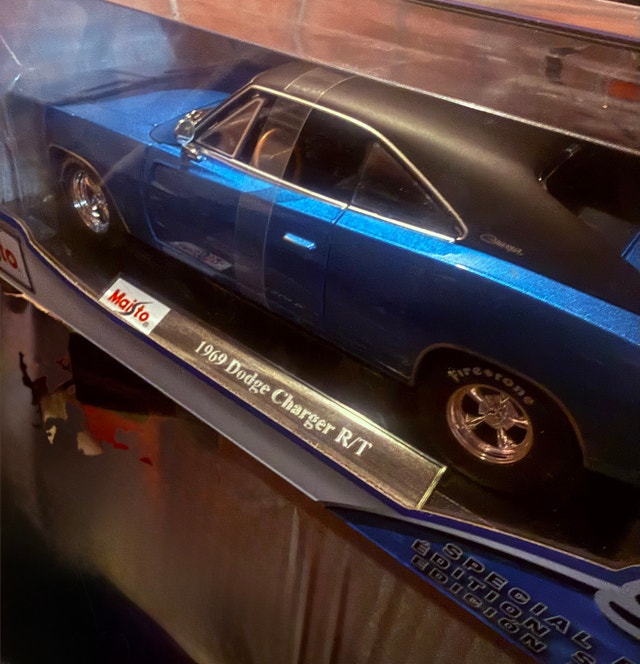 1:18 Scale 1969 Dodge Charger R/T - photo 3