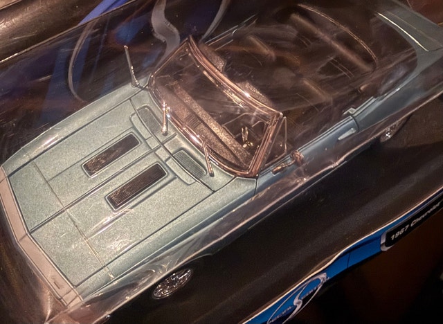1:18 Scale 1967 Chevrolet Camaro SS396 Convertible SE - photo 2