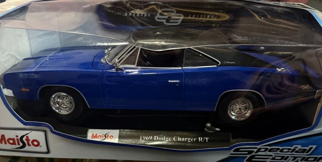 1:18 Scale 1969 Dodge Charger R/T - photo 3