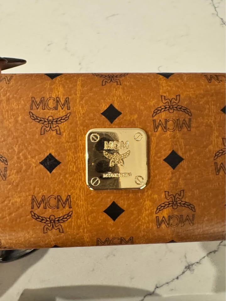 MCM Sunglasses - photo 3