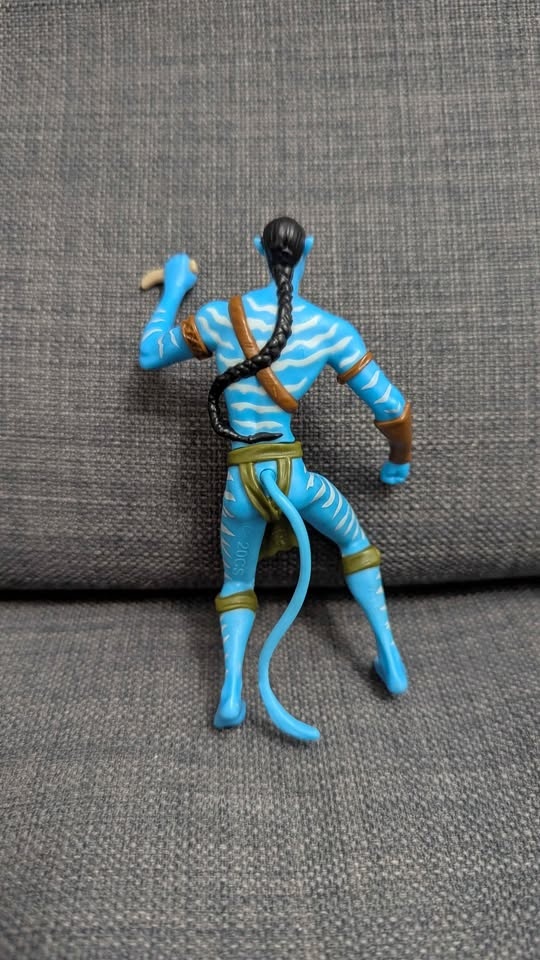 Avatar: The Way of Water Kinder Surprise Maxi Figure - photo 2