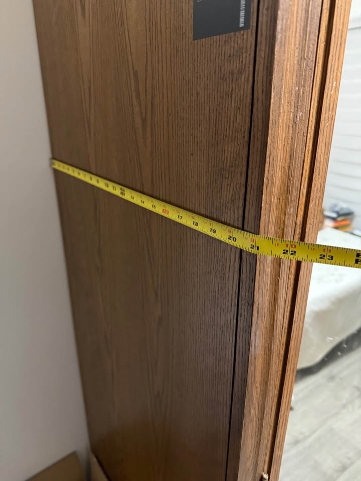 (Move out sale) 4‑Door Hardwood Cupboard with Mirrors – Huge & S - photo 5