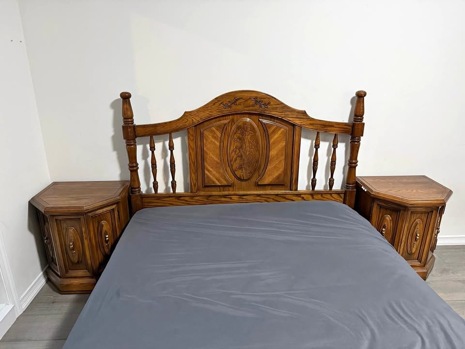 Queen Bed w/ Storage, Mattress & 2 Nightstands - 5pc Set