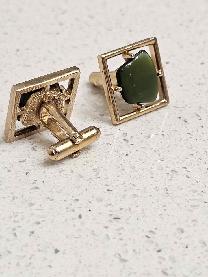 Vintage Sarah Coventry "The New Yorker" Gold Cufflinks - photo 3