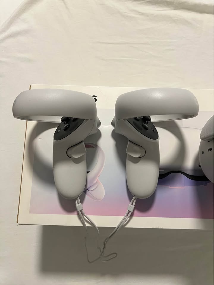 Meta Quest 2 - photo 3