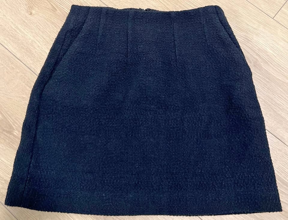 Aritzia Babaton Mini Skirt
