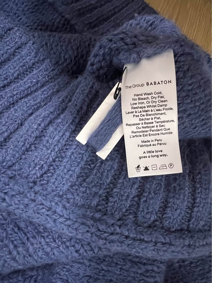Aritzia Babaton Batwing Sleeve Sweater - photo 3