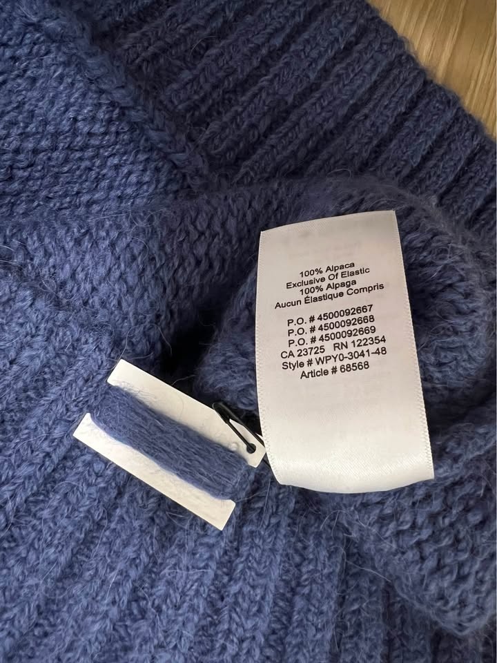 Aritzia Babaton Batwing Sleeve Sweater - photo 4