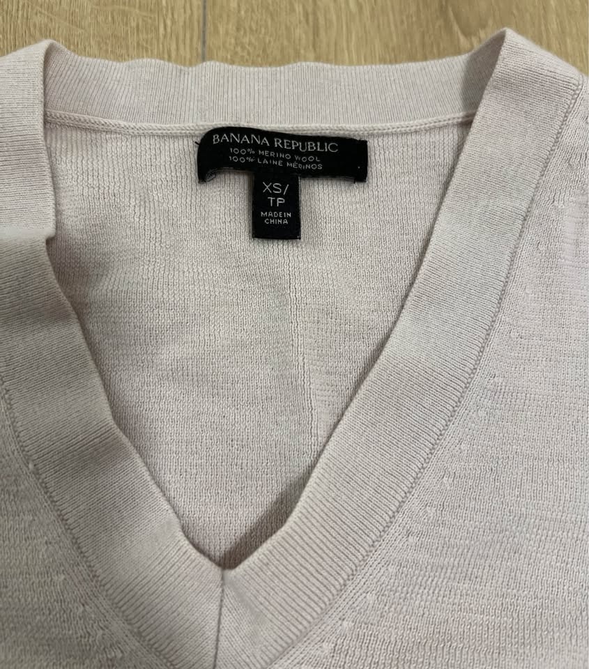 Banana Republic 100% Wool V-neck Knitwear - photo 3