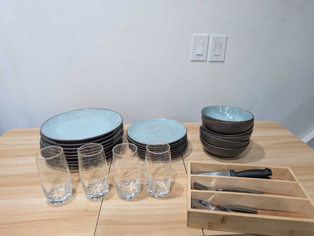222 Fifth Stoneware Dinnerware Set Bundle