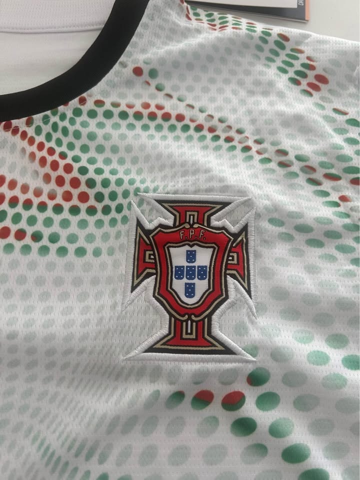 Portugal Soccer Jersey 2025 Away - photo 2