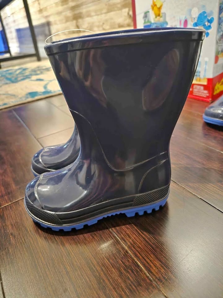 Brand New Blue Kids Toddler Rain Boots Size 5-6 & 7-8