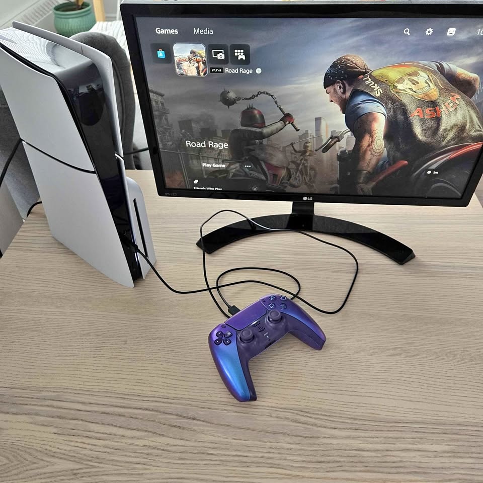 PS5 Slim Disc 1TB. CLEAN. w/ Chroma Indigo controller, cables.