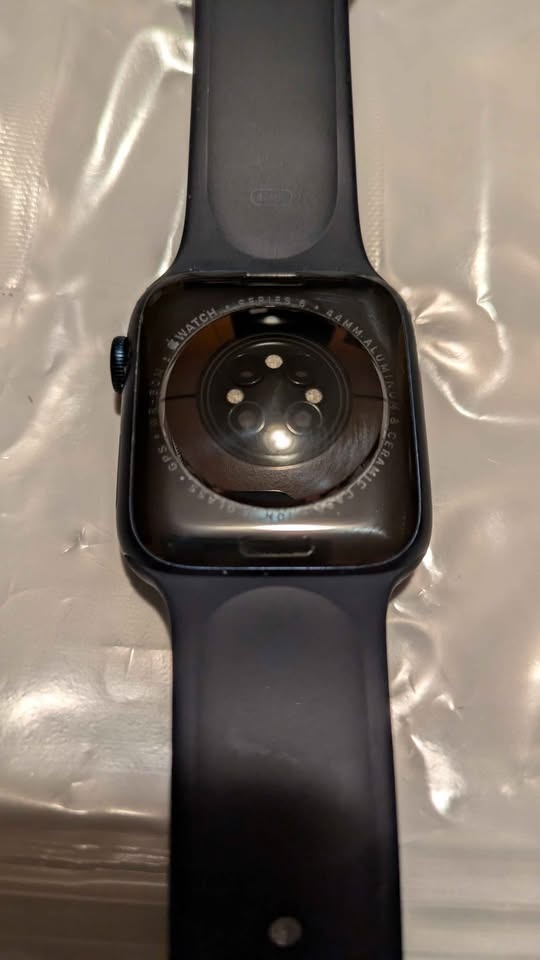 Apple Watch Series 6 - Great Condition! - photo 3