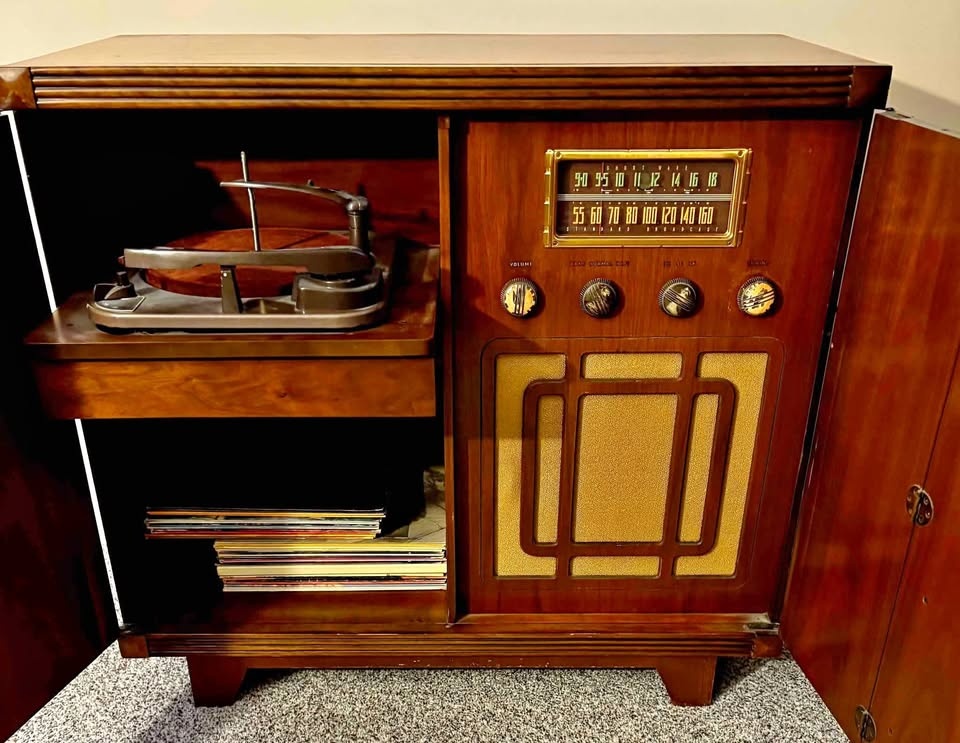 Electrol Vintage Console Radio Record Player
