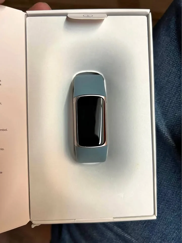 Fitbit Charge 5 Advance Fitness Tracker with GPS / Blue thumbnail
