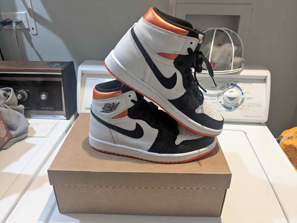 Mens Size# 8 /9.5 Women - Air Jordan 1 - $95 Pickup&Cash Only