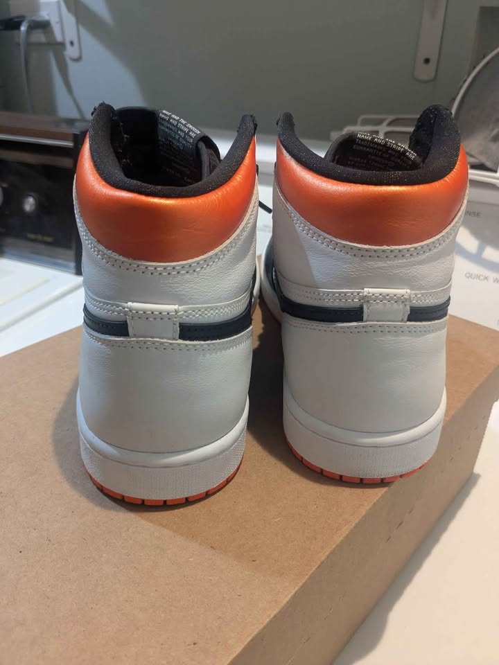Mens Size# 8 /9.5 Women - Air Jordan 1 - $95 Pickup&Cash Only - photo 2