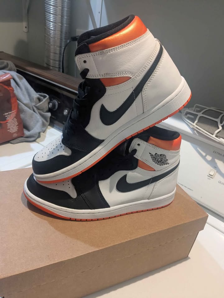 Mens Size# 8 /9.5 Women - Air Jordan 1 - $95 Pickup&Cash Only - photo 3