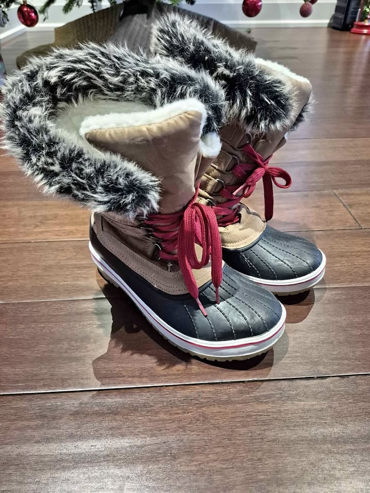 Streetwear Society Women's Size 10 Boots
