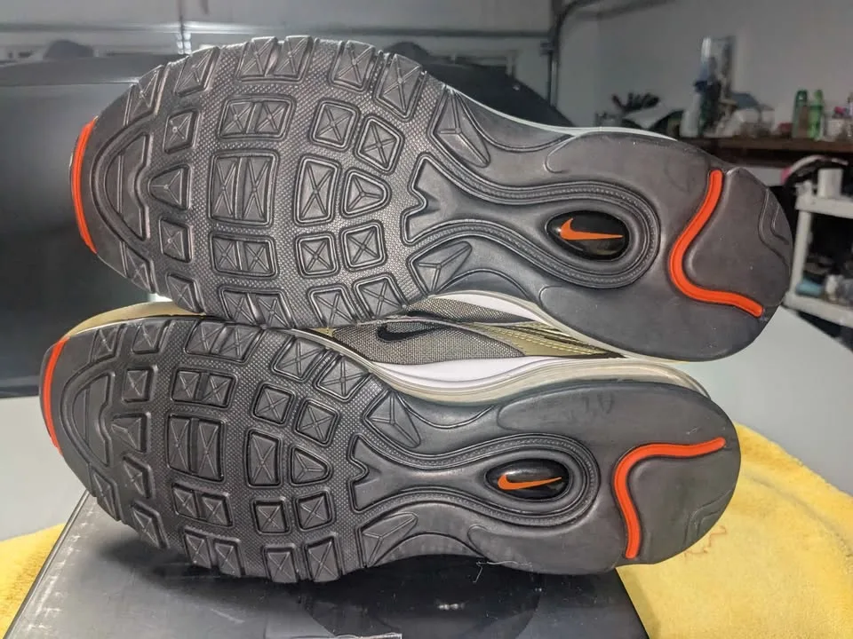 Mens Size# 9/10.5 WMN NIKE AIR MAX 97/UNDFTD-NEW $130 -PKUP image indicator(3)