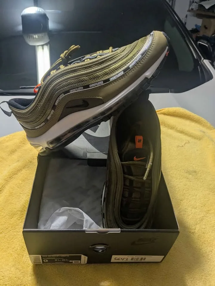 Mens Size# 9/10.5 WMN NIKE AIR MAX 97/UNDFTD-NEW $130 -PKUP image indicator(4)