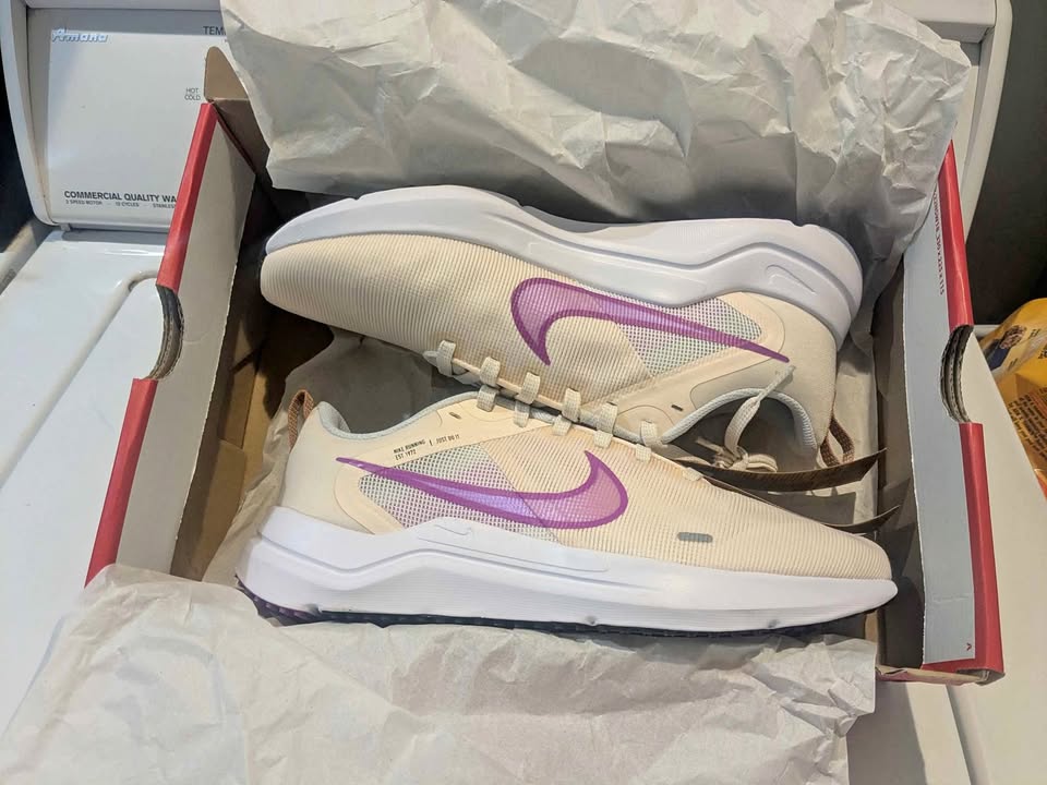 Woman Size10 : NIKE DOWNSHIFHTER 12 - Brand New: $70