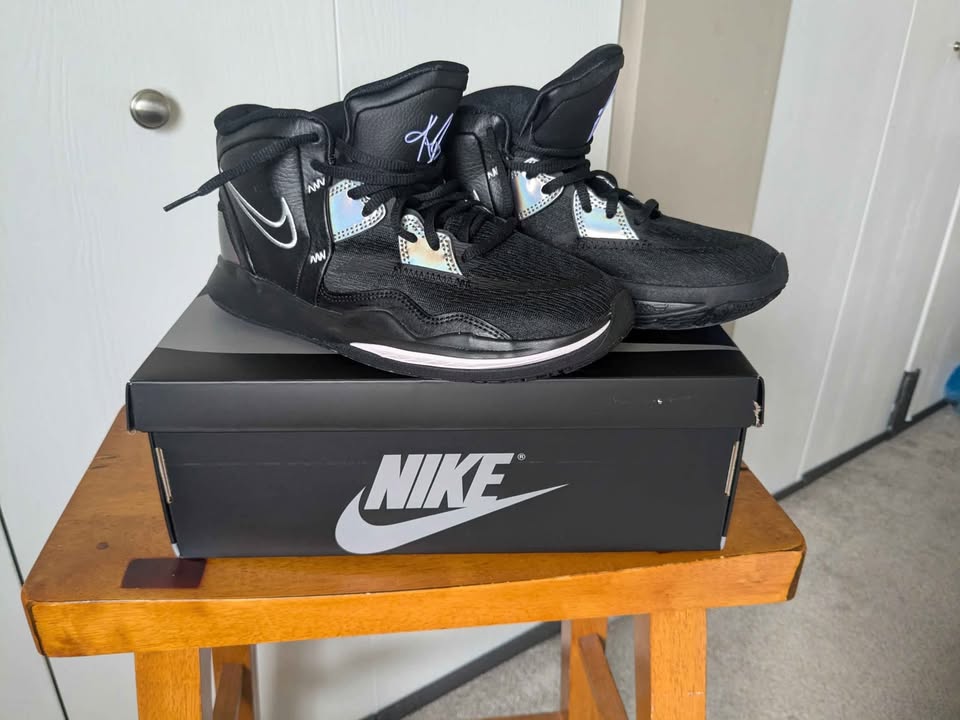 Size: 6Y /Woman 7.5 - Nike Kyrie GS Low5 - New (No Box) $85 - photo 2