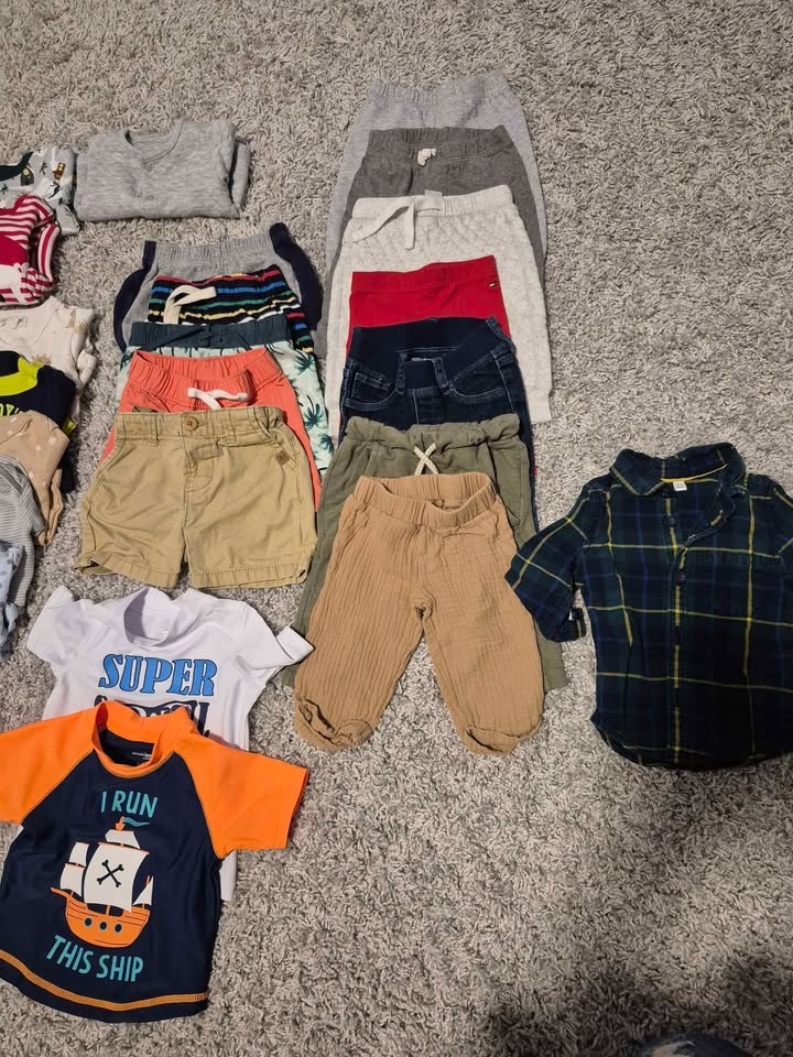 Great Condition 30 piece Baby boy clothes 3-6 months - photo 2