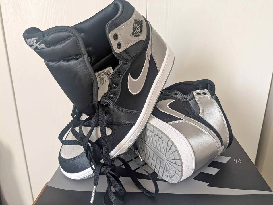 Jordan 1 Retro High OG Shadow - Women's 9 / Men's 7.5