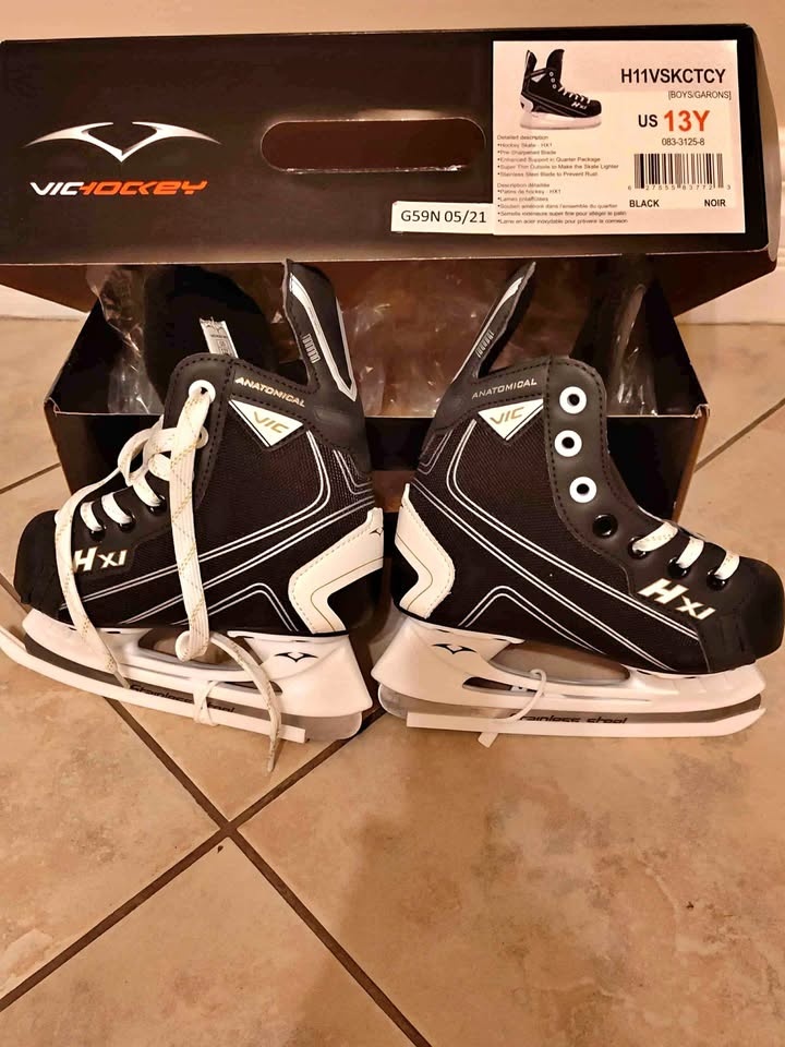 BNIB Kids Size 13Y Vichockey Anatomical Skates